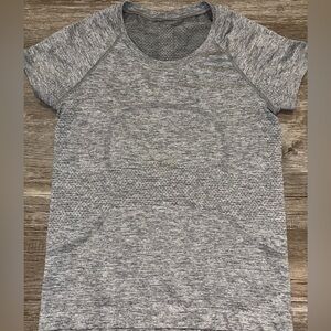 Lululemon Swiftly Tech Short Sleeve shirt